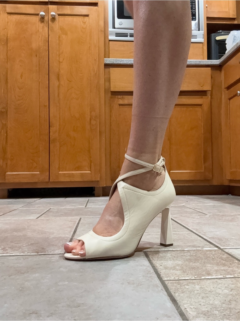 AD Brand— Women’s Cream Peep-Toe Ankle-Strap Heels size 9.5
